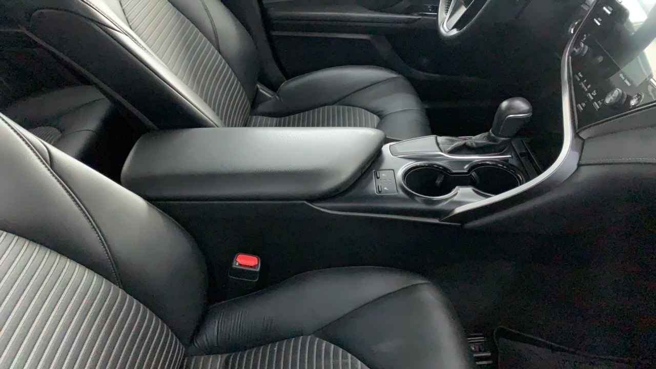 تۆیۆتا کامری